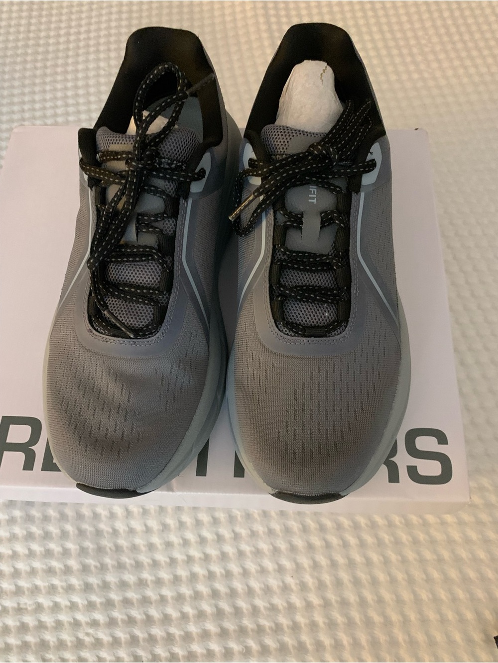 Dream Pairs Gray and Black Men's Athletic Sneakers Size 9